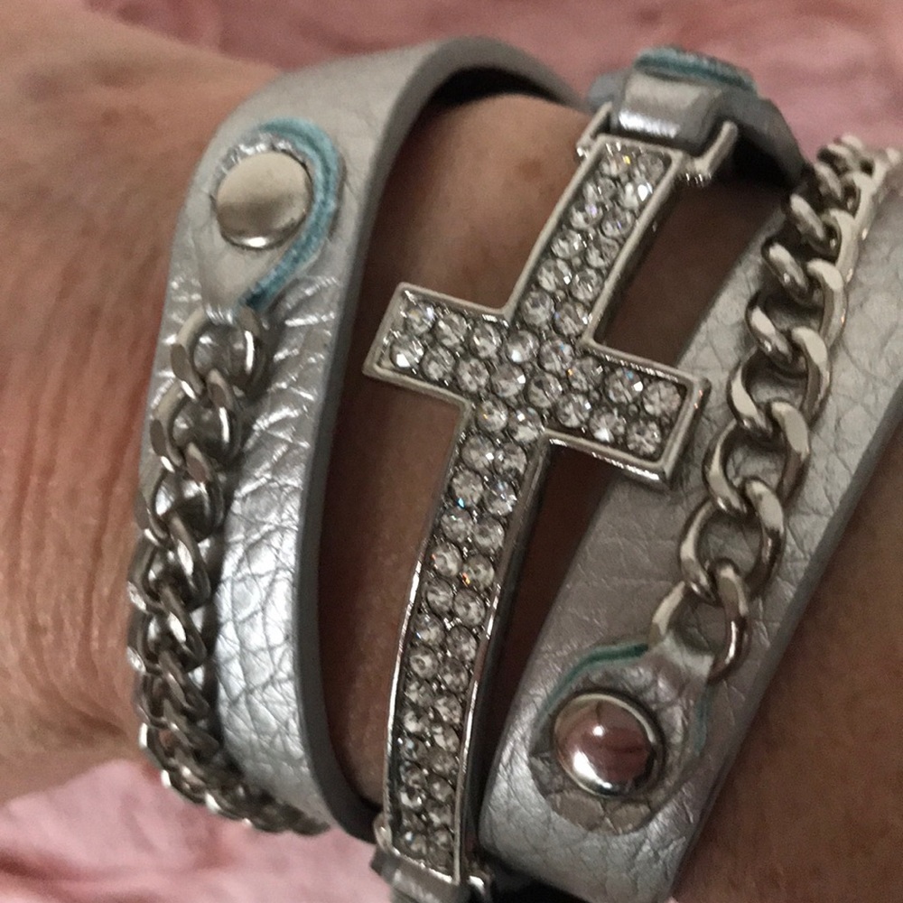 Bracelets - Picture 3 of 4